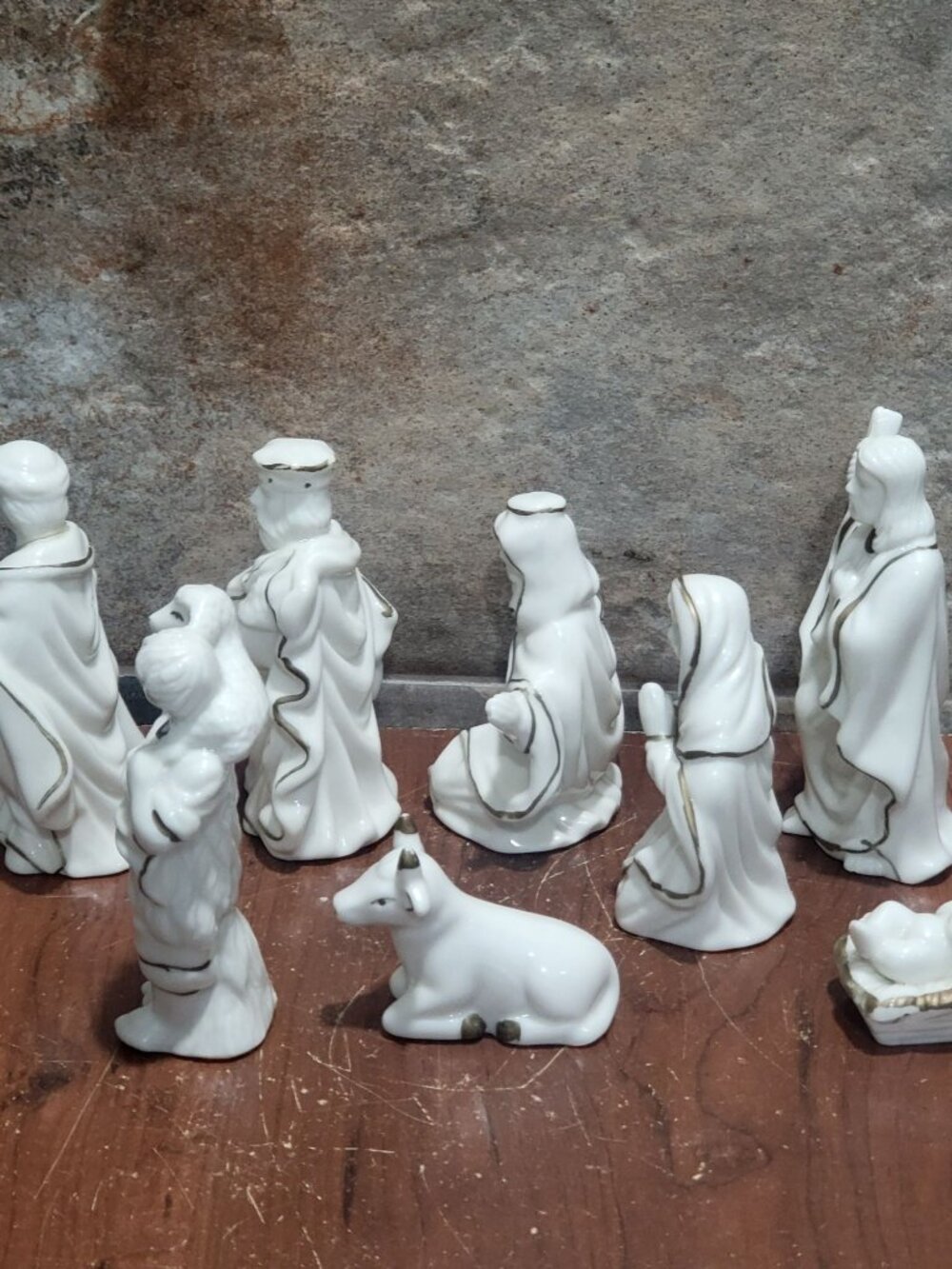 Vintage Porcelain Nativity Scene Matte White Bisque Figures Gold Trim 8 Pcs - Picture 6 of 13
